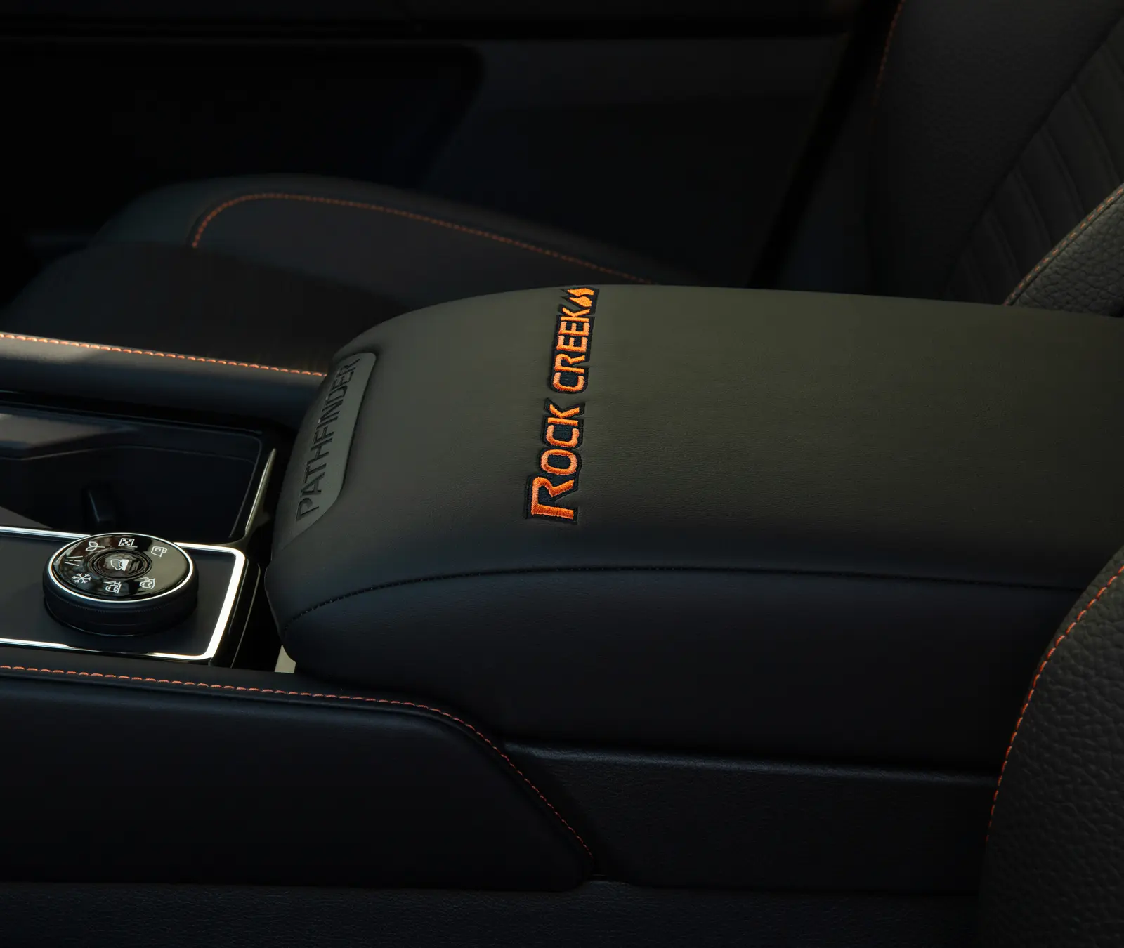 Nissan Pathfinder 2025 Platinum Interior